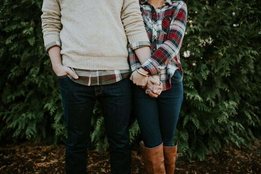 Couples Therapy: A couple holding hands at an addiction treatment center Idaho